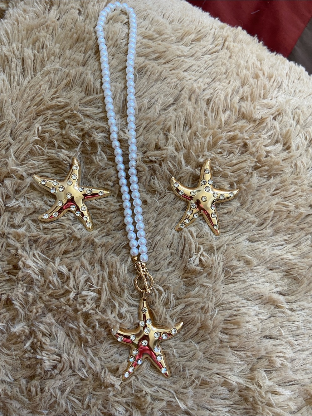 Gold Starfish Pendant Necklace & Earrings with White Beads and crystals